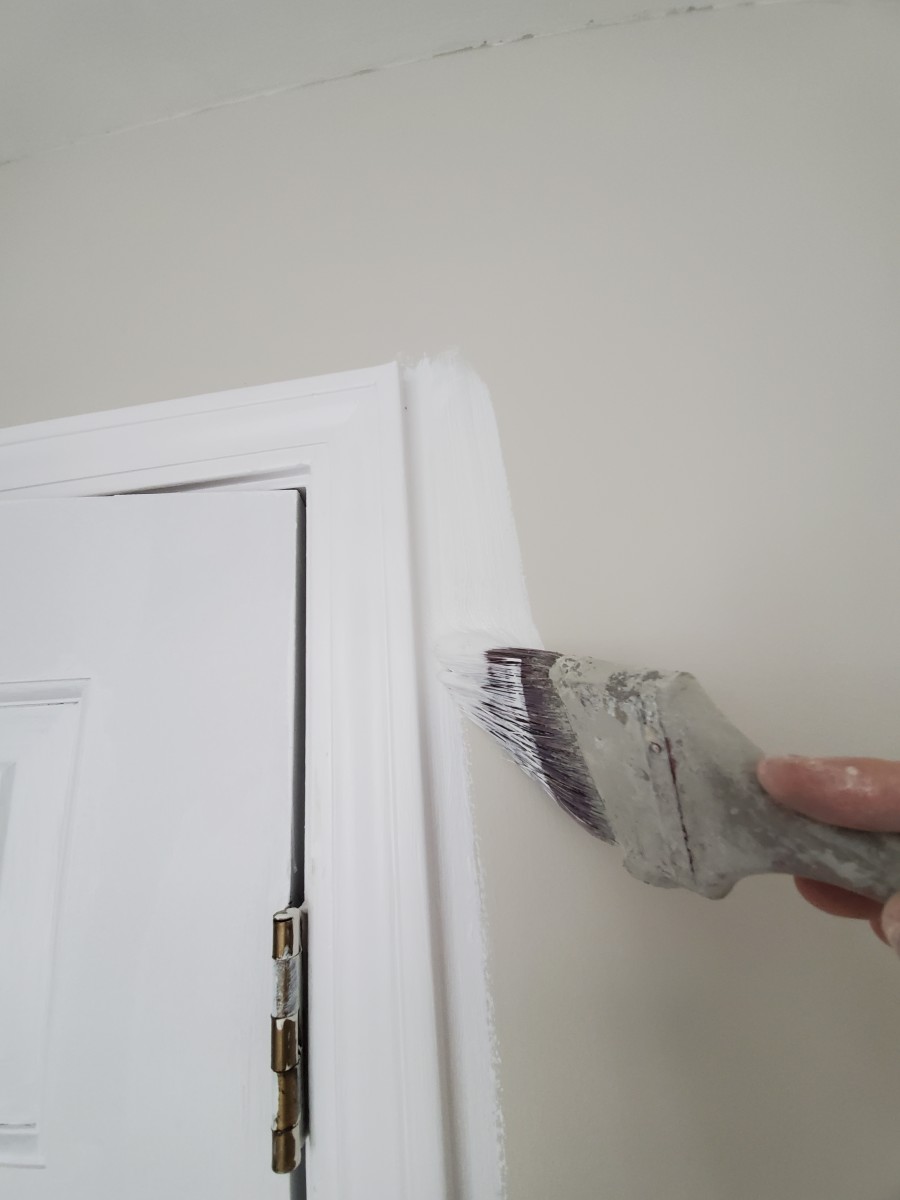 How to Paint Edges of Walls Without Tape