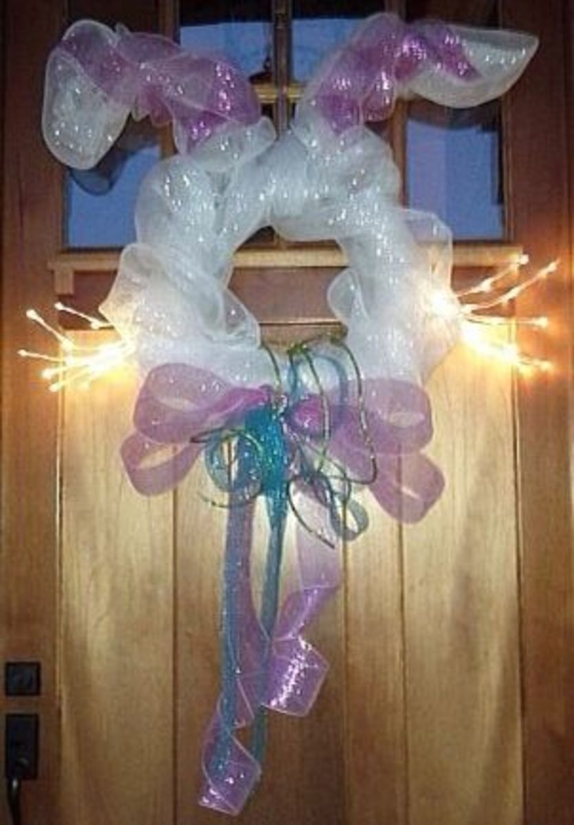Here's another bunny-shaped wreath idea made from glittery ribbons.