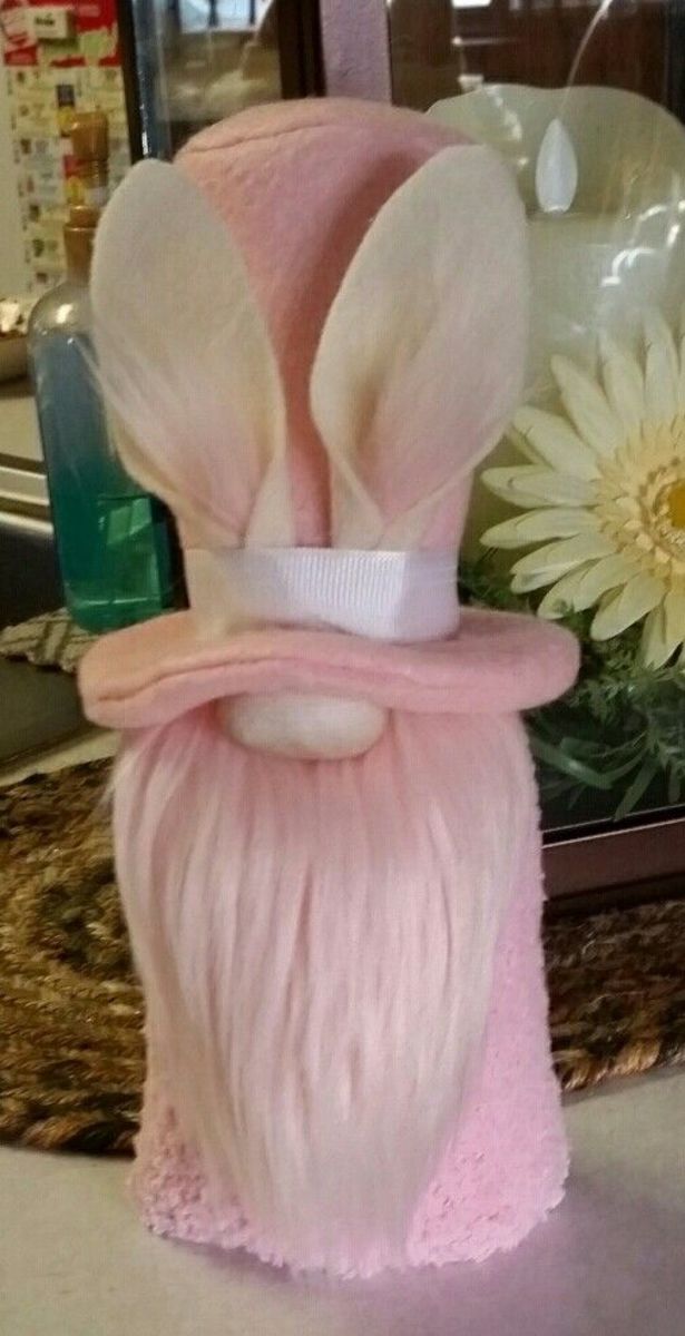 Pink Top Hat Gnome