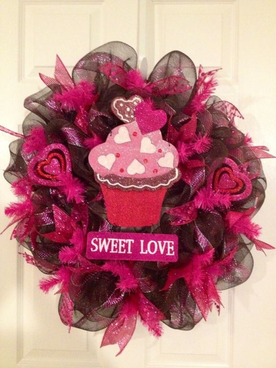 "Sweet Love" Cupcake Wreath