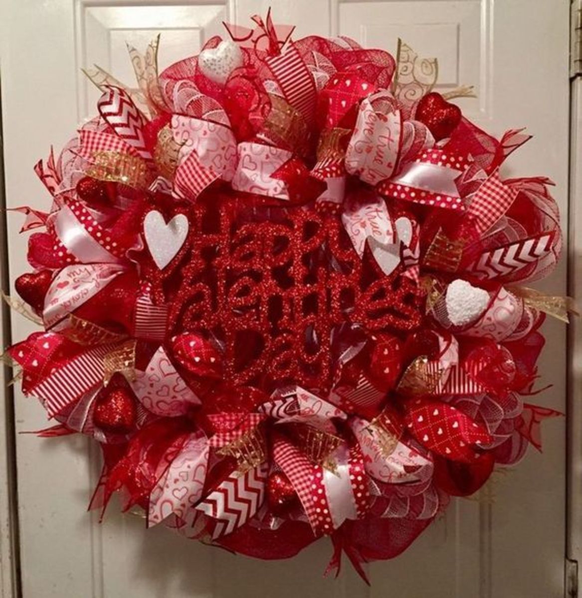 Glitter Message Wreath With Gold Accents