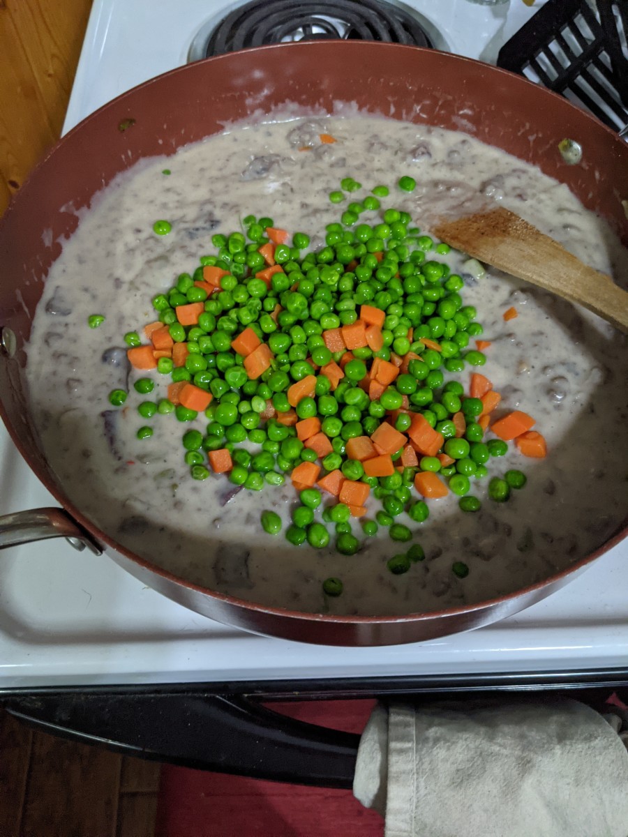 gravy-infused-with-meat-and-vegetables