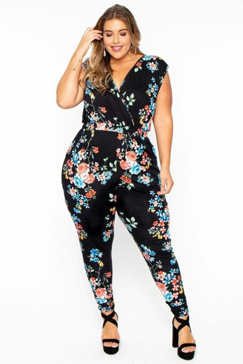 Jumpsuits are so flattering. 