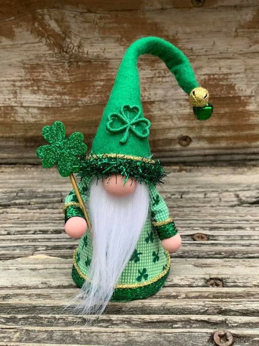 Leprechaun Gnome With Curved Hat