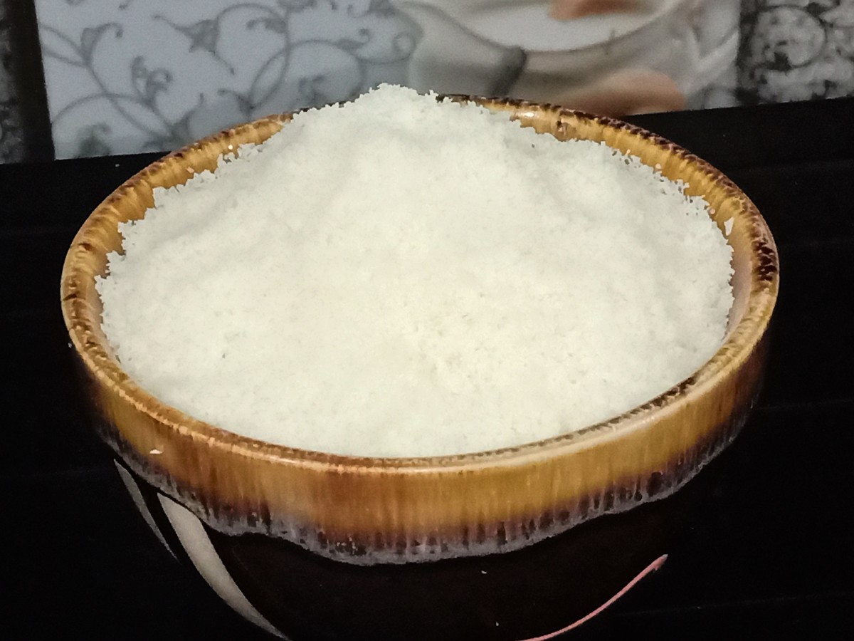 Desiccated coconut powder