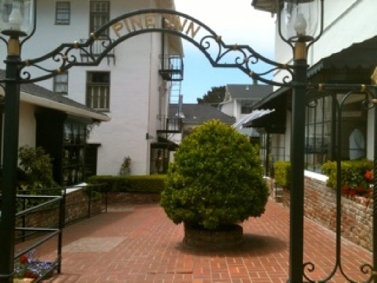 Carmel Walks begins in the courtyard of the Pine Inn on Lincoln