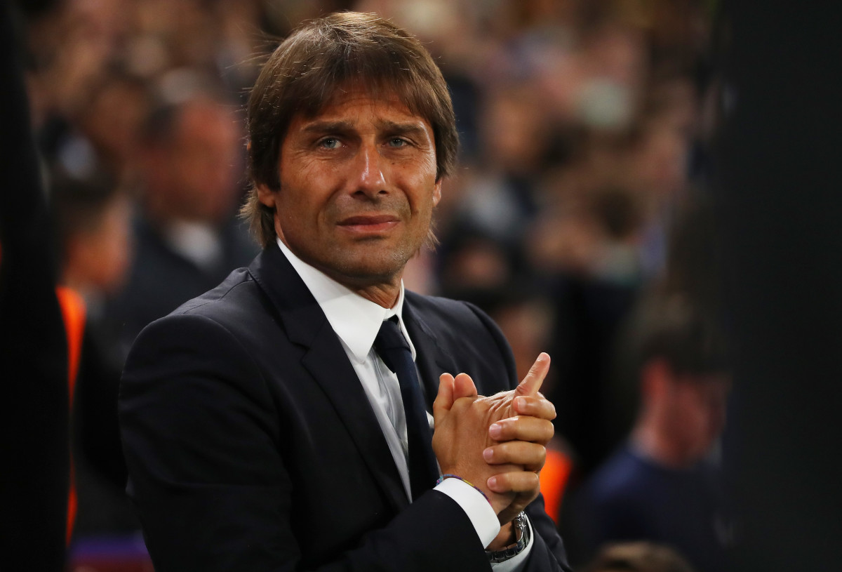 Antonio Conte, one of the managers to bring the 3-5-2 formation to popularity. 