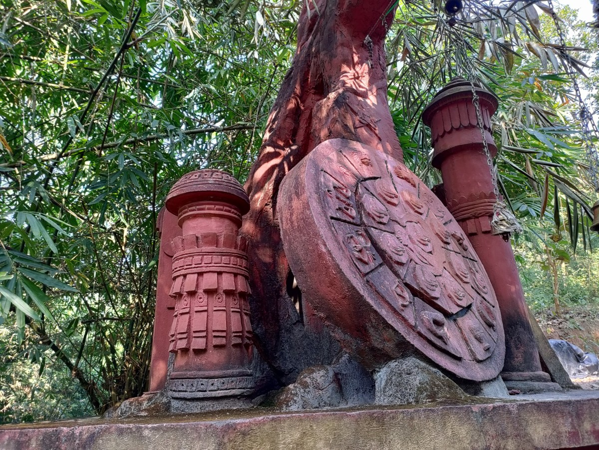 Stone-made artefacts at the gate of Bhimashankar shrine, Dakini Hills