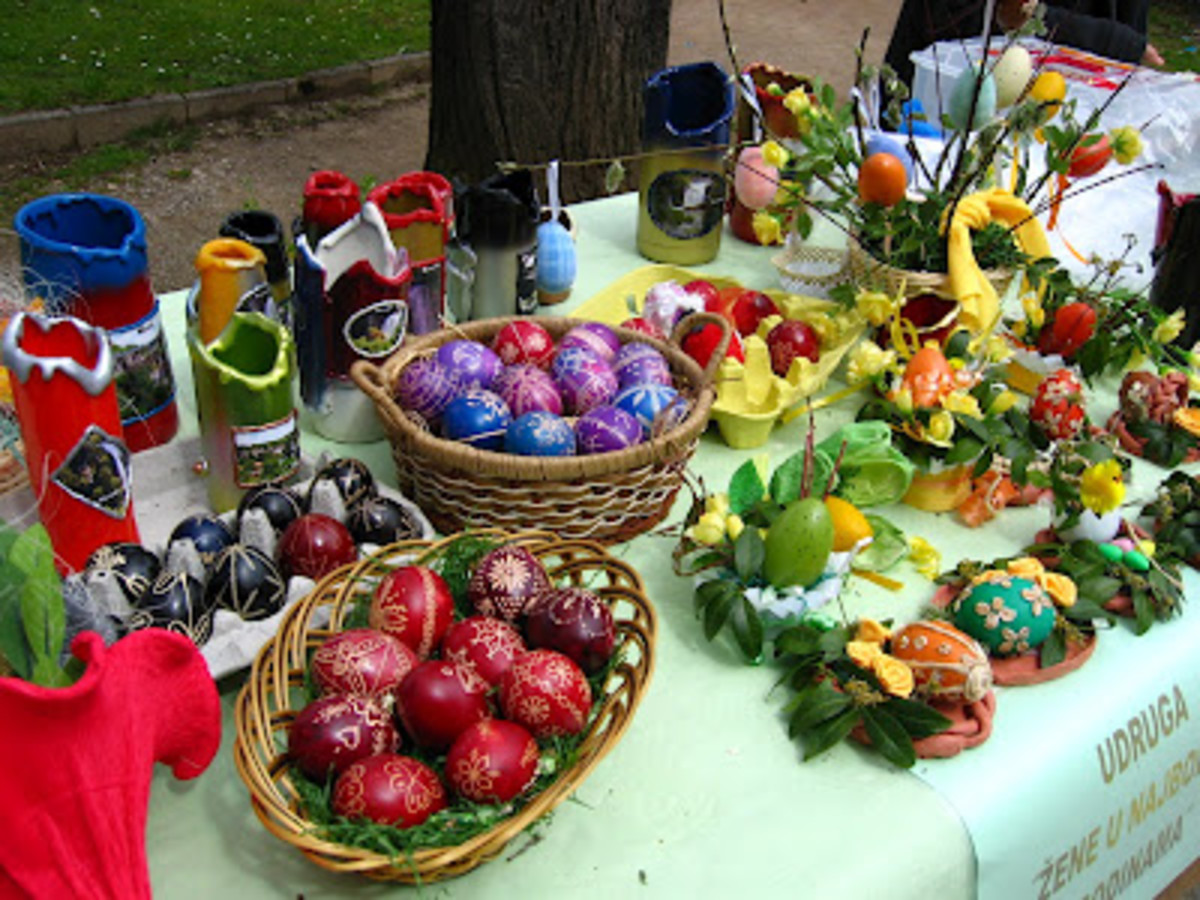 How to Make Natural, Nontoxic, Vegan Dyes for Easter Eggs at Home