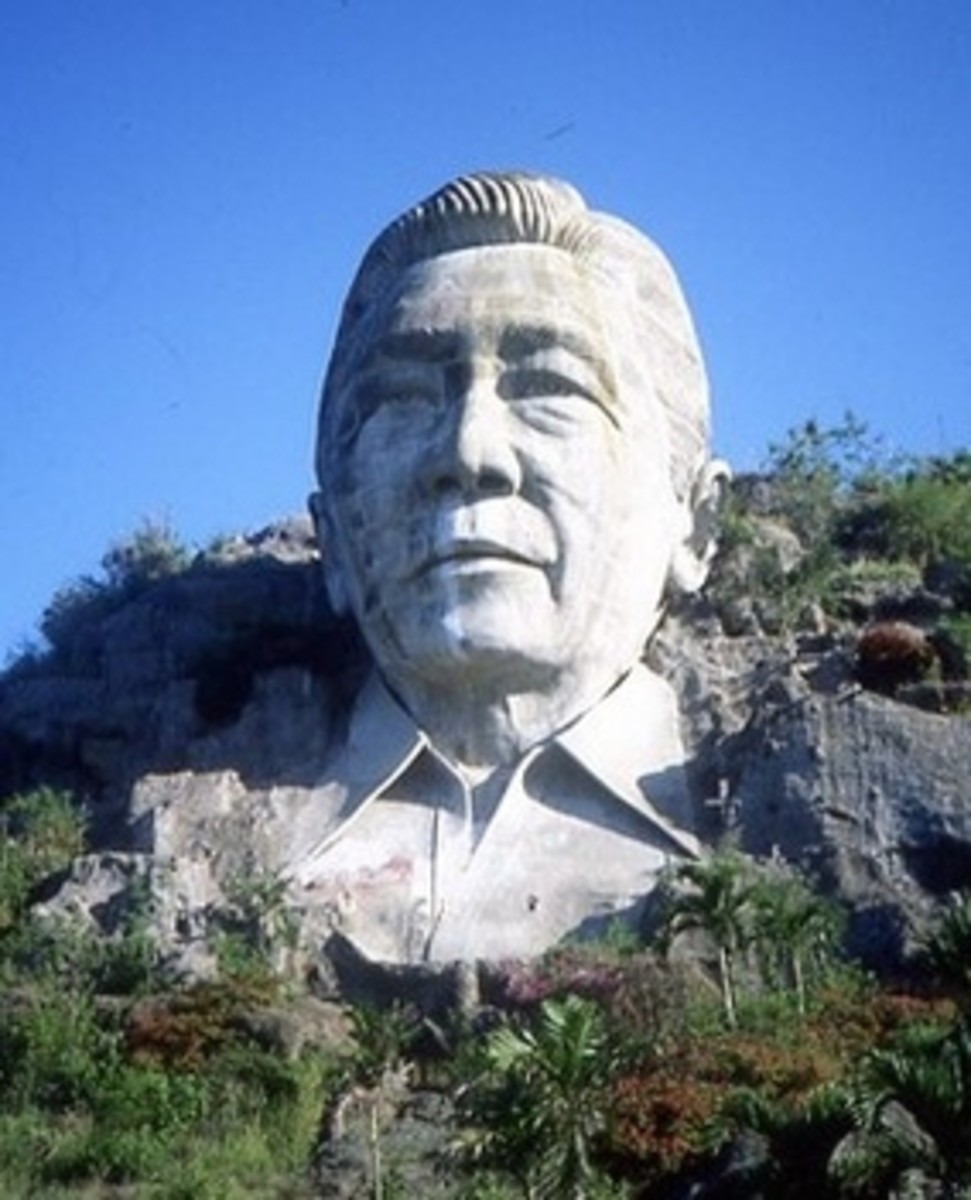 Ferdinand Marcos bust, before it was destroyed.