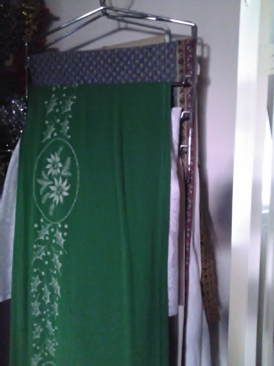 How to Organize Your Table Linens and Store Linens in a Small Space