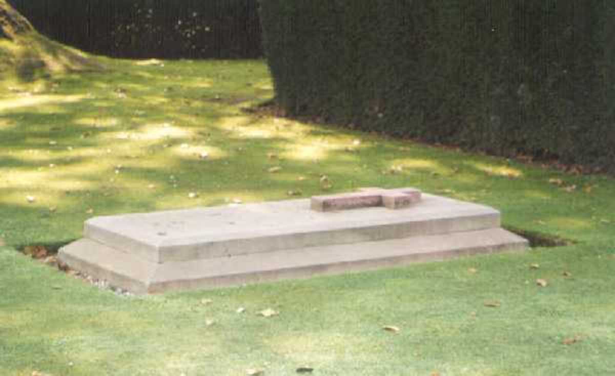 Grave Marker Prince William of Gloucester