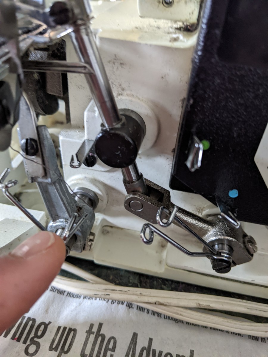 huskylock-430-serger-cleaning-and-oiling