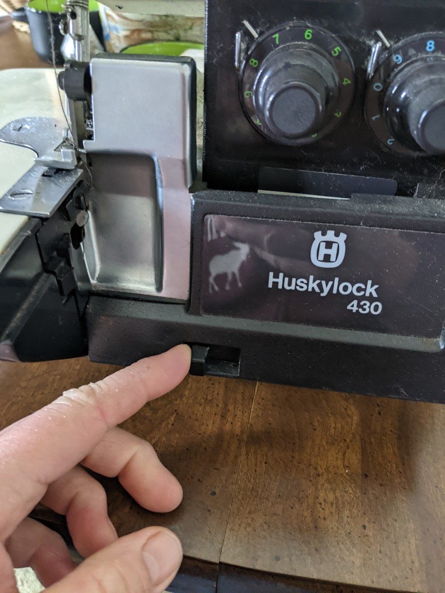 huskylock-430-serger-cleaning-and-oiling