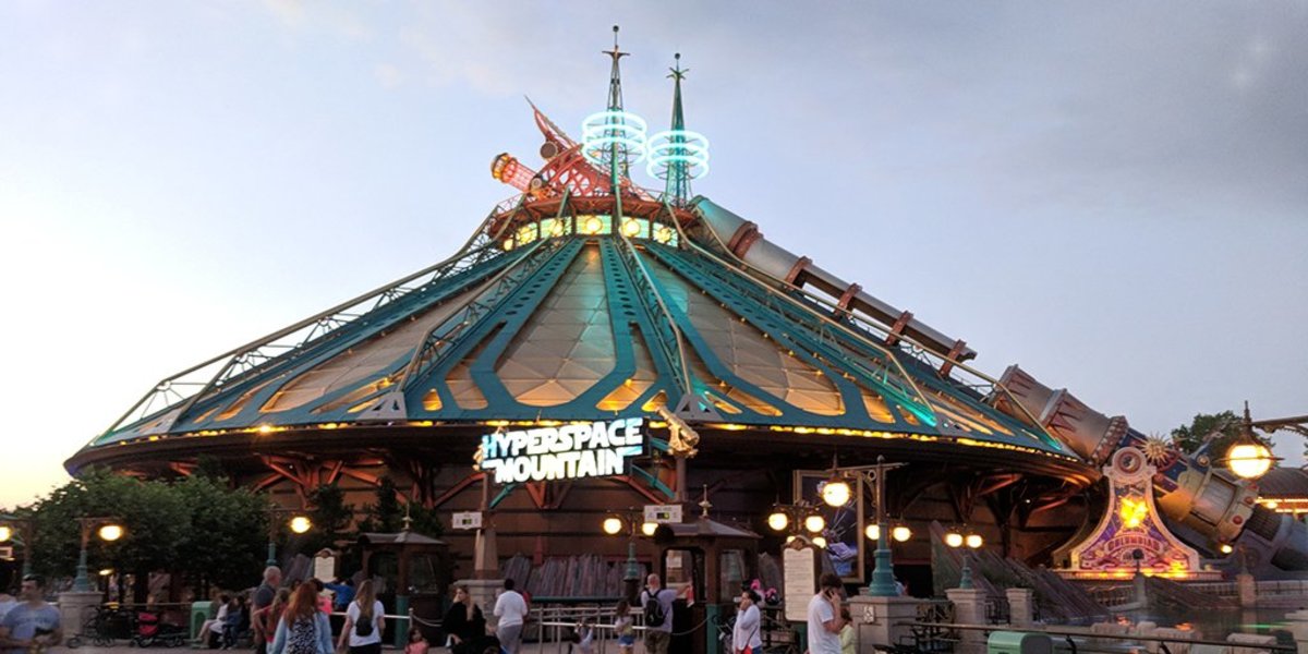 HYPERSPACE MOUNTAIN IN PARIS