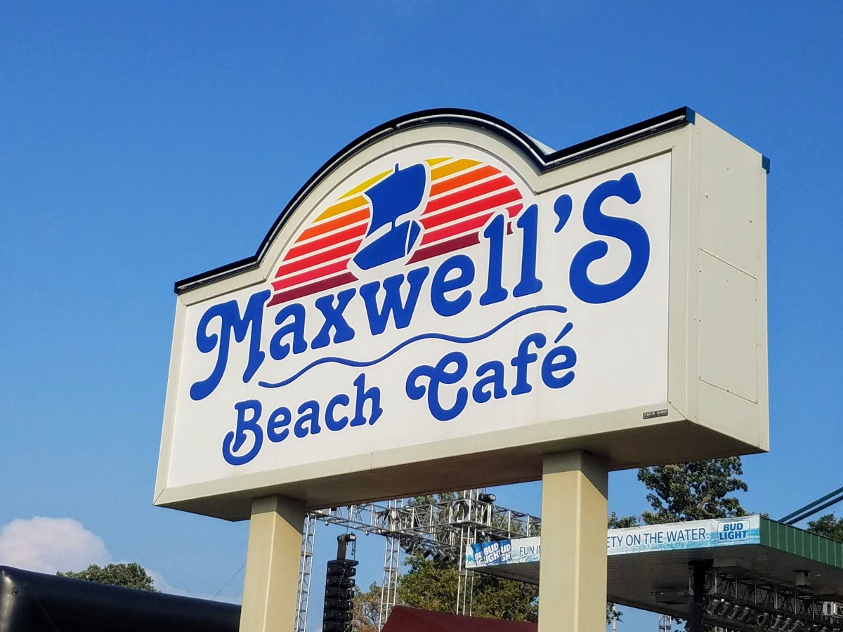 Maxwell's Beach Cafe