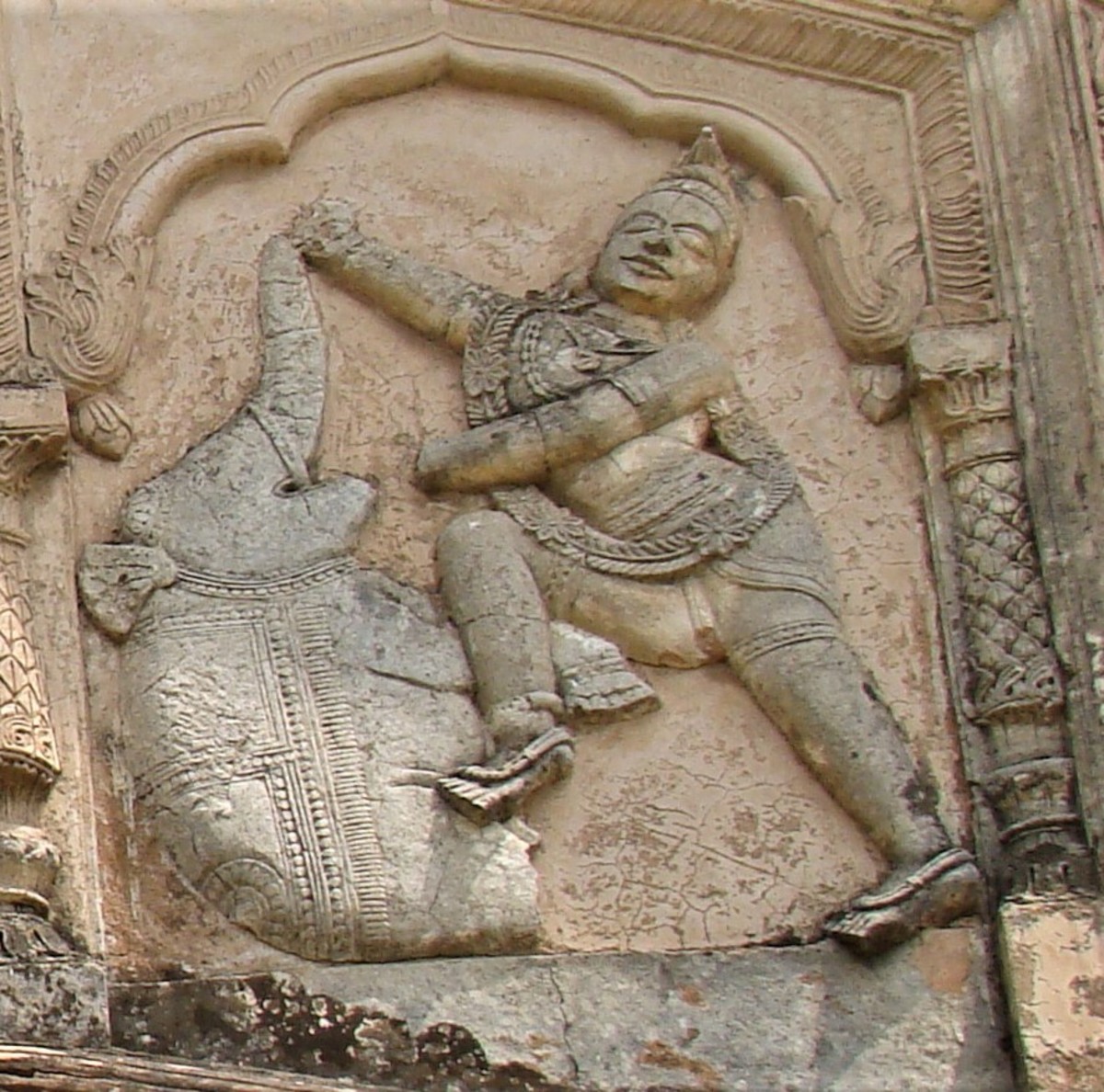 Bakarama killing the elephant Kubalayapeer; stucco work; Bhavanishwar temple, Baronagar, Murshidabad