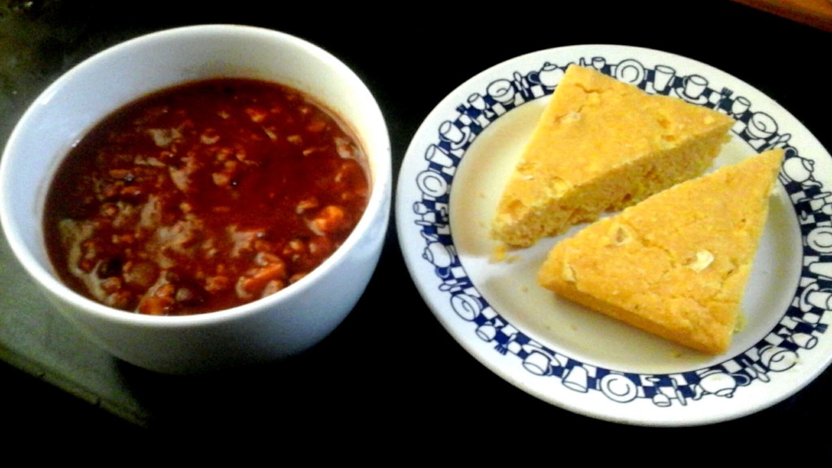 Vegan chilli and cornbread