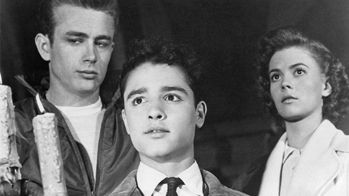 詹姆斯·迪恩（James Dean），萨尔·米诺（Sal Mineo）和来自“无故叛军”的娜塔莉·伍德（Natalie Wood）（1955年）。