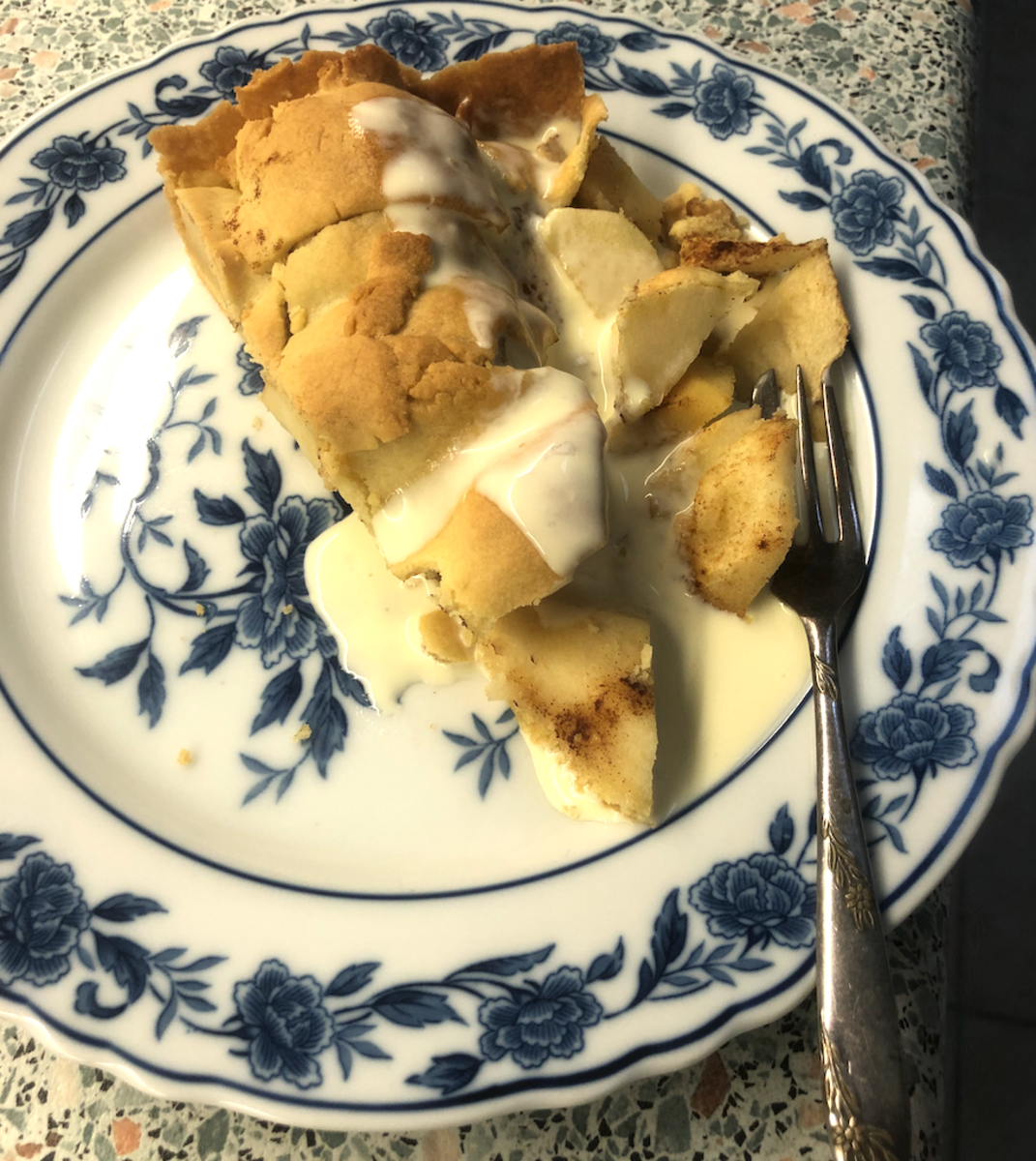 Apple shortcake served with cream