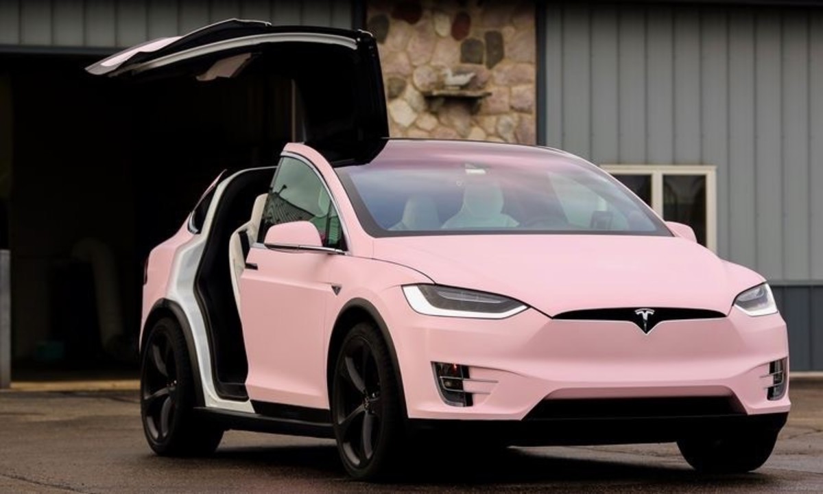 do-you-think-tesla-cars-should-come-in-more-colours