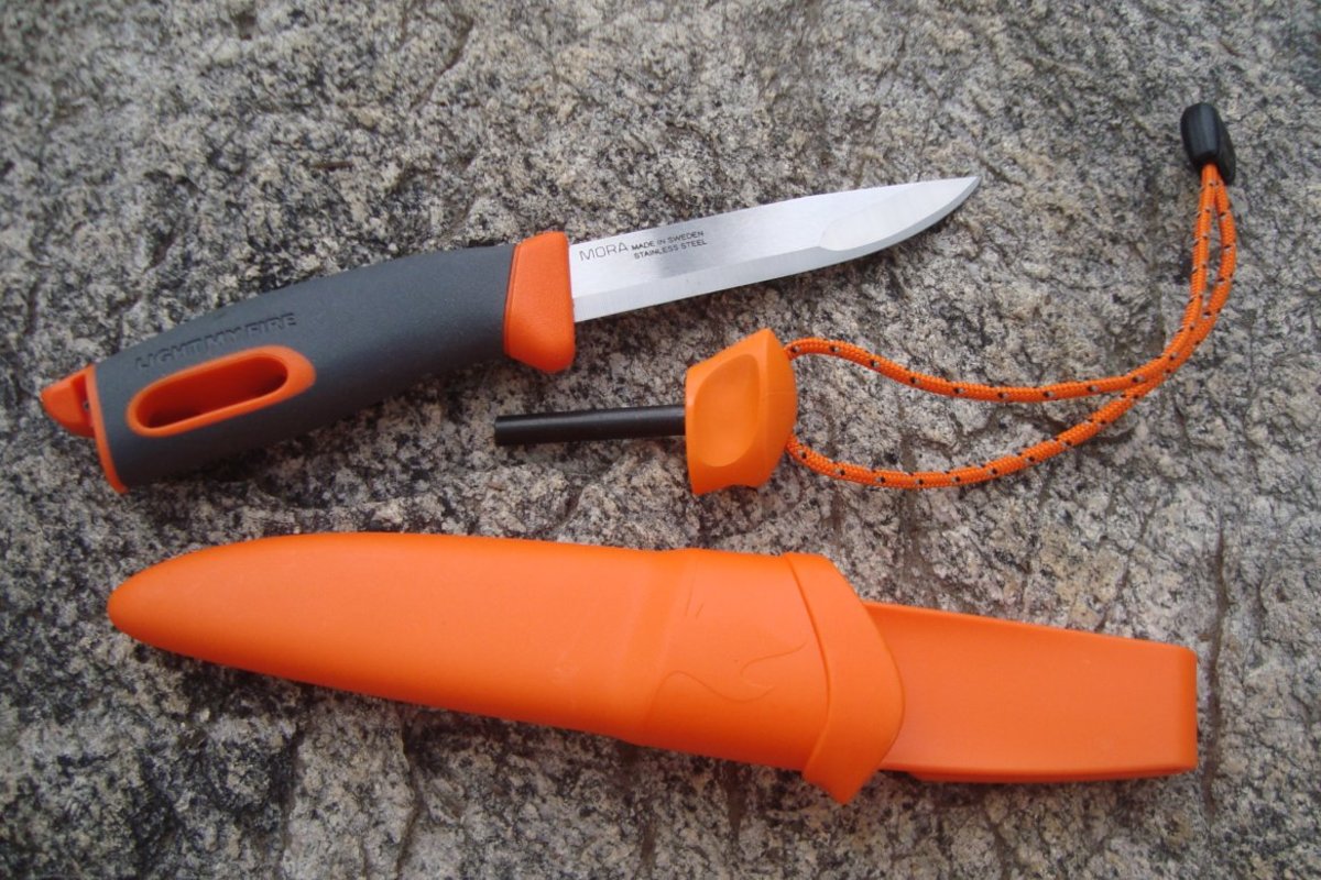 Modern Hiking Knives