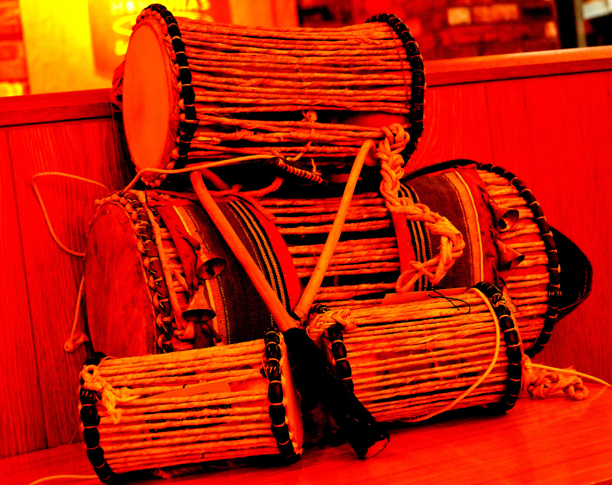 Small drums like the gangan can be accompanied by larger ones like the saworoide for an even more expansive sound.