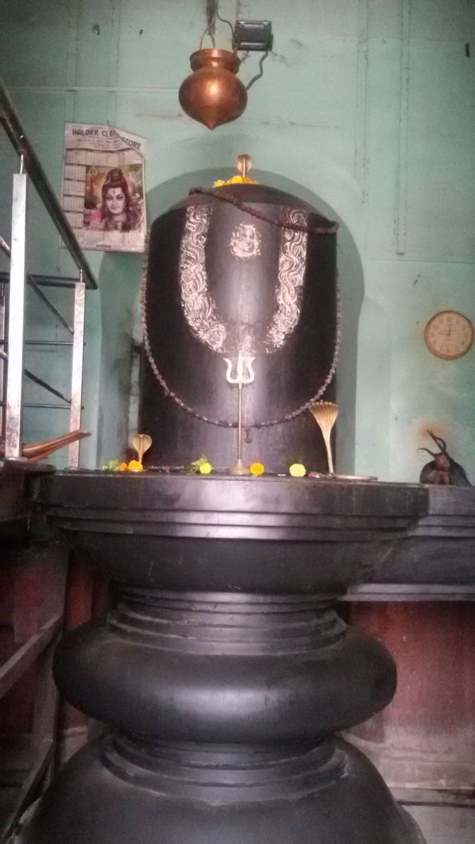 Shiva Lingam of Bhukailas; Kolkata. It is one of the tallest Shiva Lingas of India