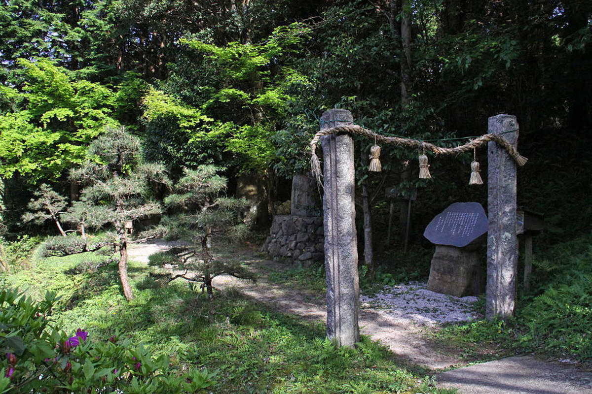 The alleged entrance to Yomotsu Hirasaka, the Shinto underworld, in Higashi Izumo Cho.