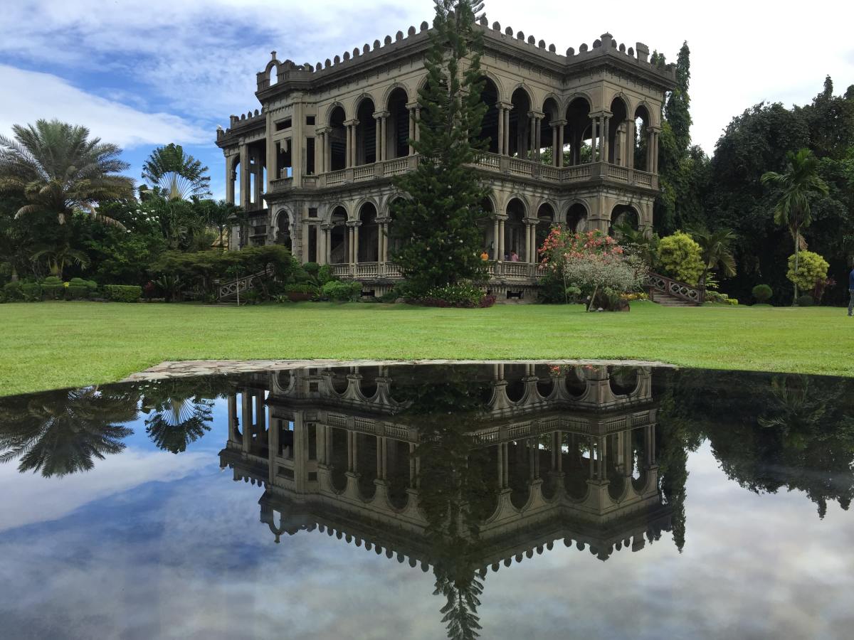 It is privately owned by Don Mariano Ledesma Lacson and Cora Maria Osorio Rosa-great-grandchildren. They've kept it in its damaged state, surrounded by working farms, as a tourist attraction that may be visited for a fee or booked for events.