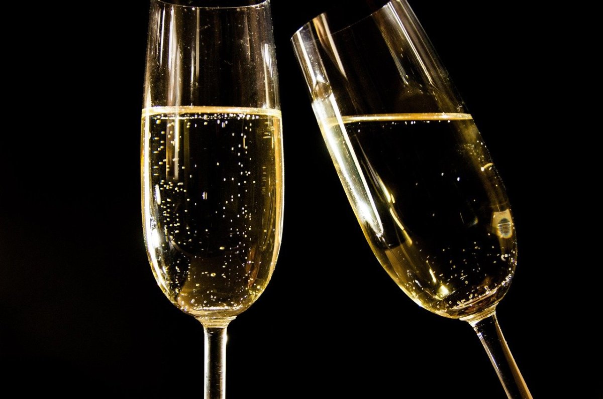 What Is Sparkling Wine?