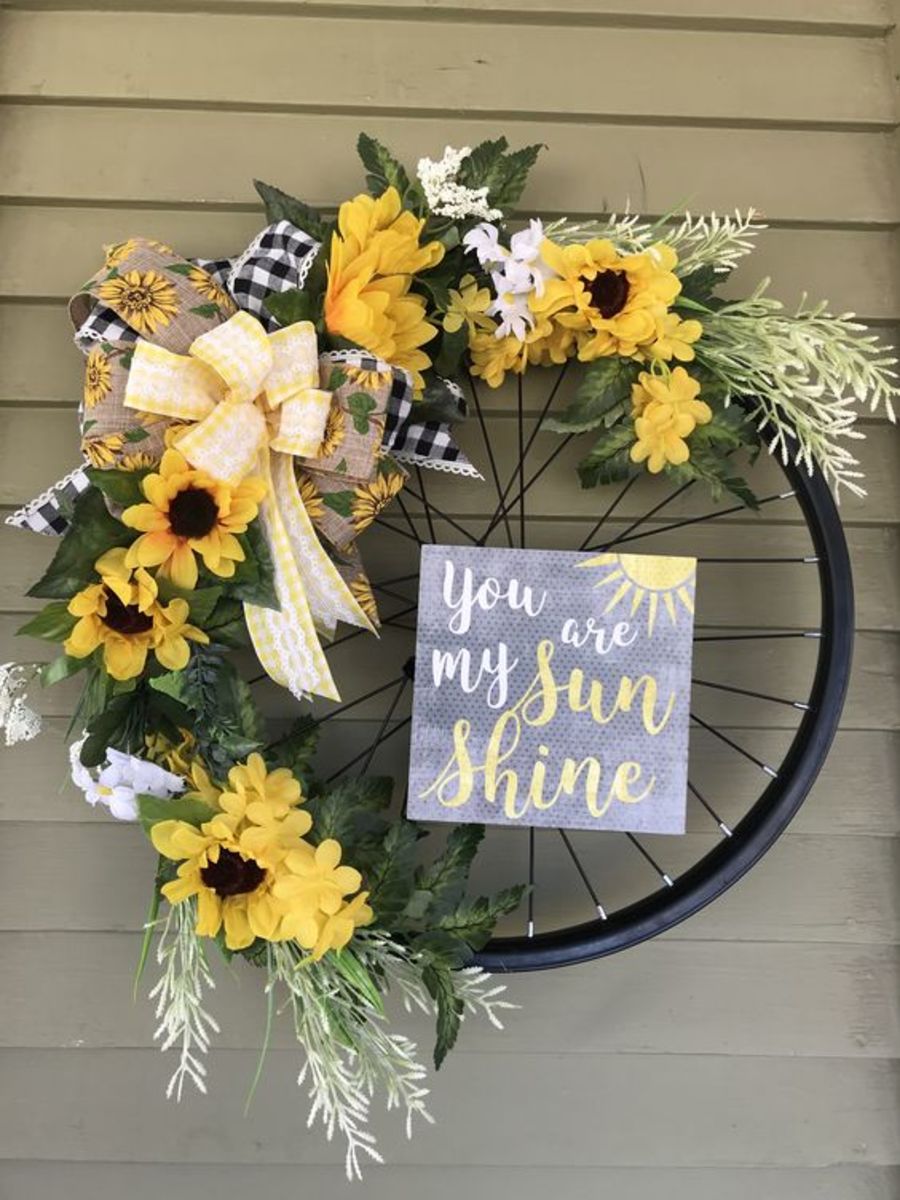 Sunflowers make for a cheerful wreath idea.