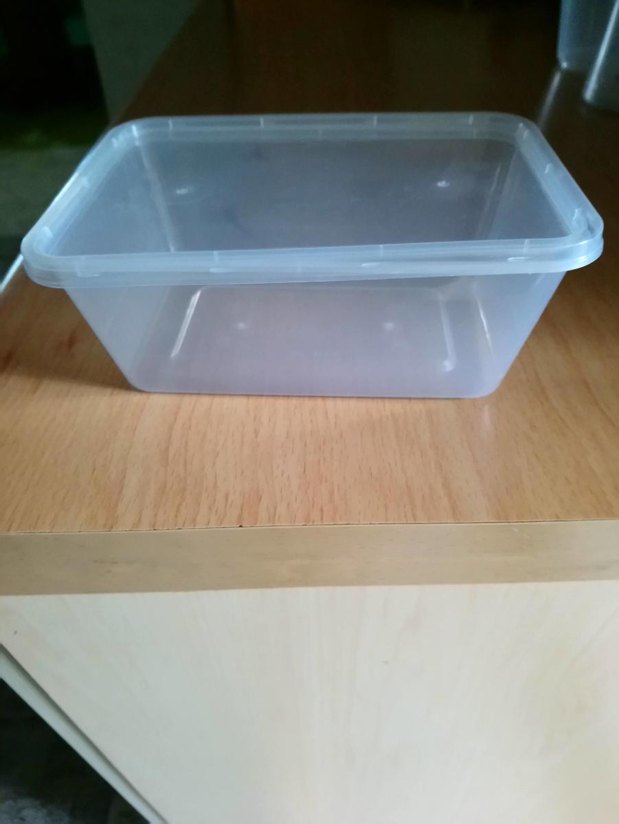 A takeaway food container to be used as the "pan".