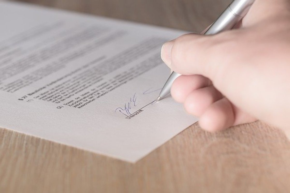 contracts-what-you-should-know-before-you-sign
