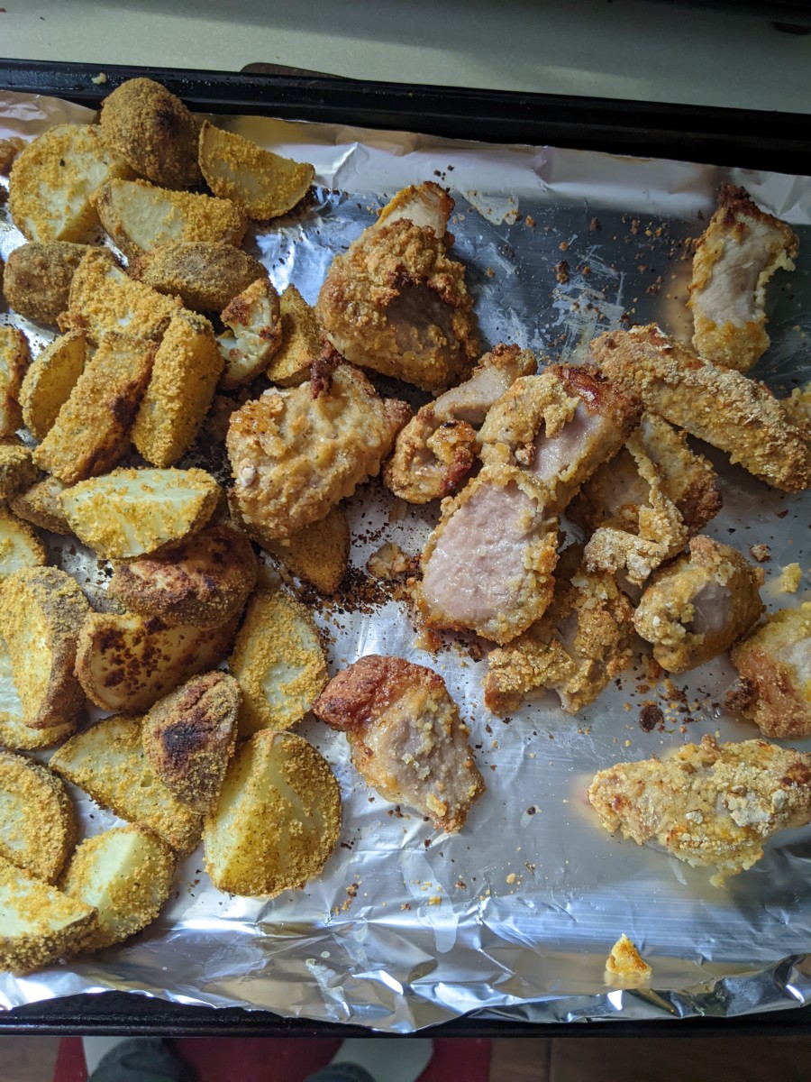 pork-nuggets-and-potato-wedges-in-oven