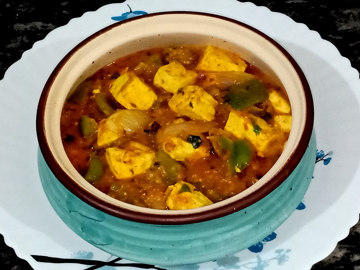 Capsicum and paneer (Indian cottage cheese) curry