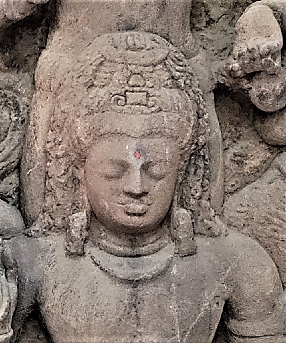 The face of the central Shiva figure