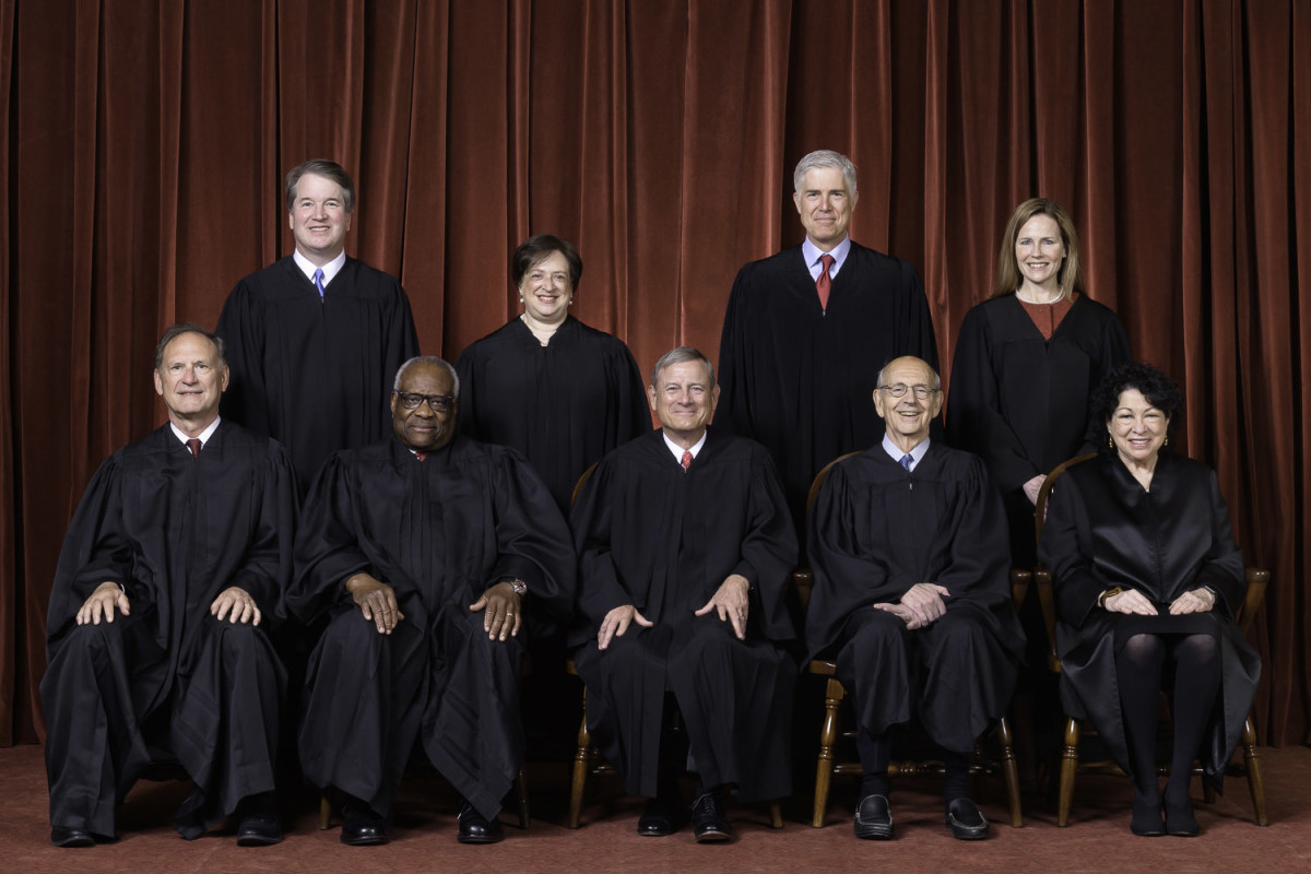 What Is The Annual Income For A Supreme Court Justice 
