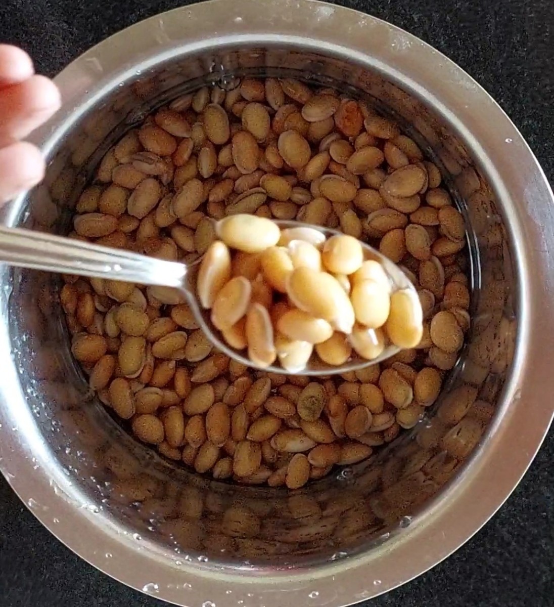 Soak 1 cup of hyacinth bean overnight (skip this step if using fresh or frozen beans).