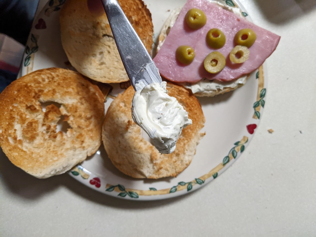 bagel-snacks-olives-ham-cream-cheese