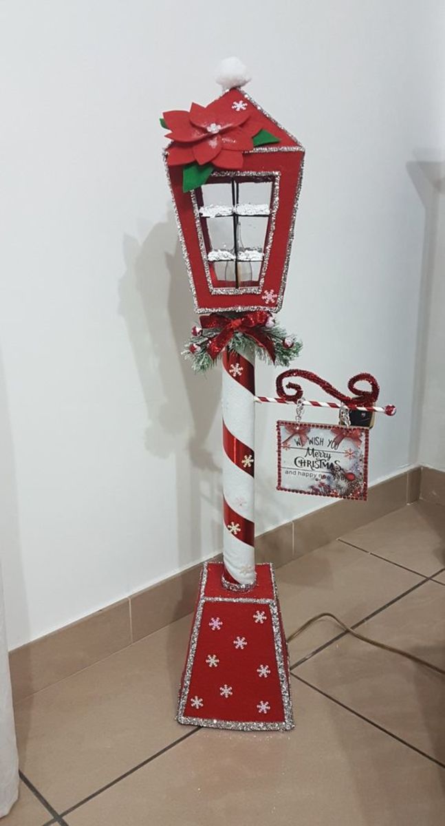 Red Candy Cane Cardboard Lamppost