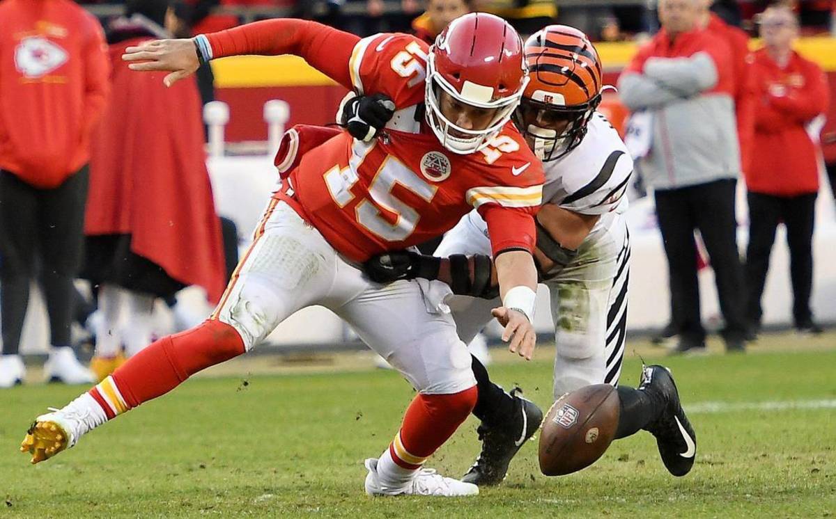 Chiefs blow 11 pt halftime lead as Bengals beat Chiefs once again but this time advances to SB.