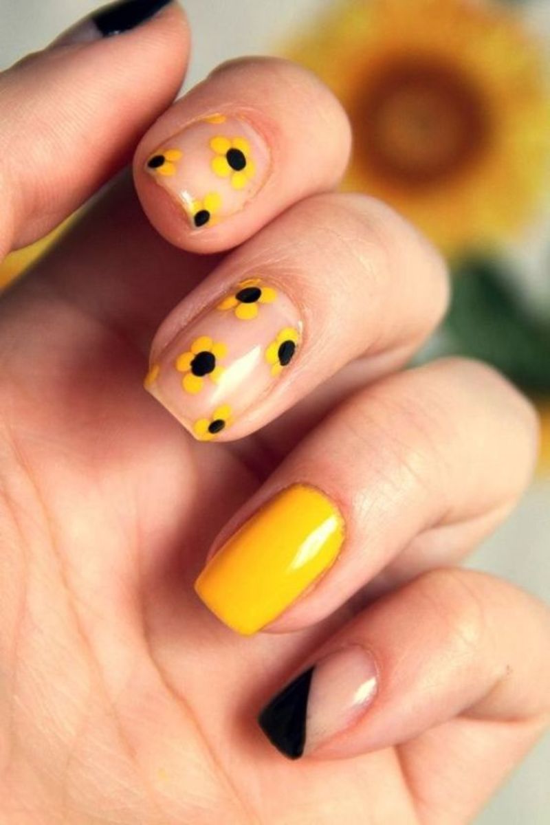 10 Colorful Summer Manicure Ideas For Short Nails