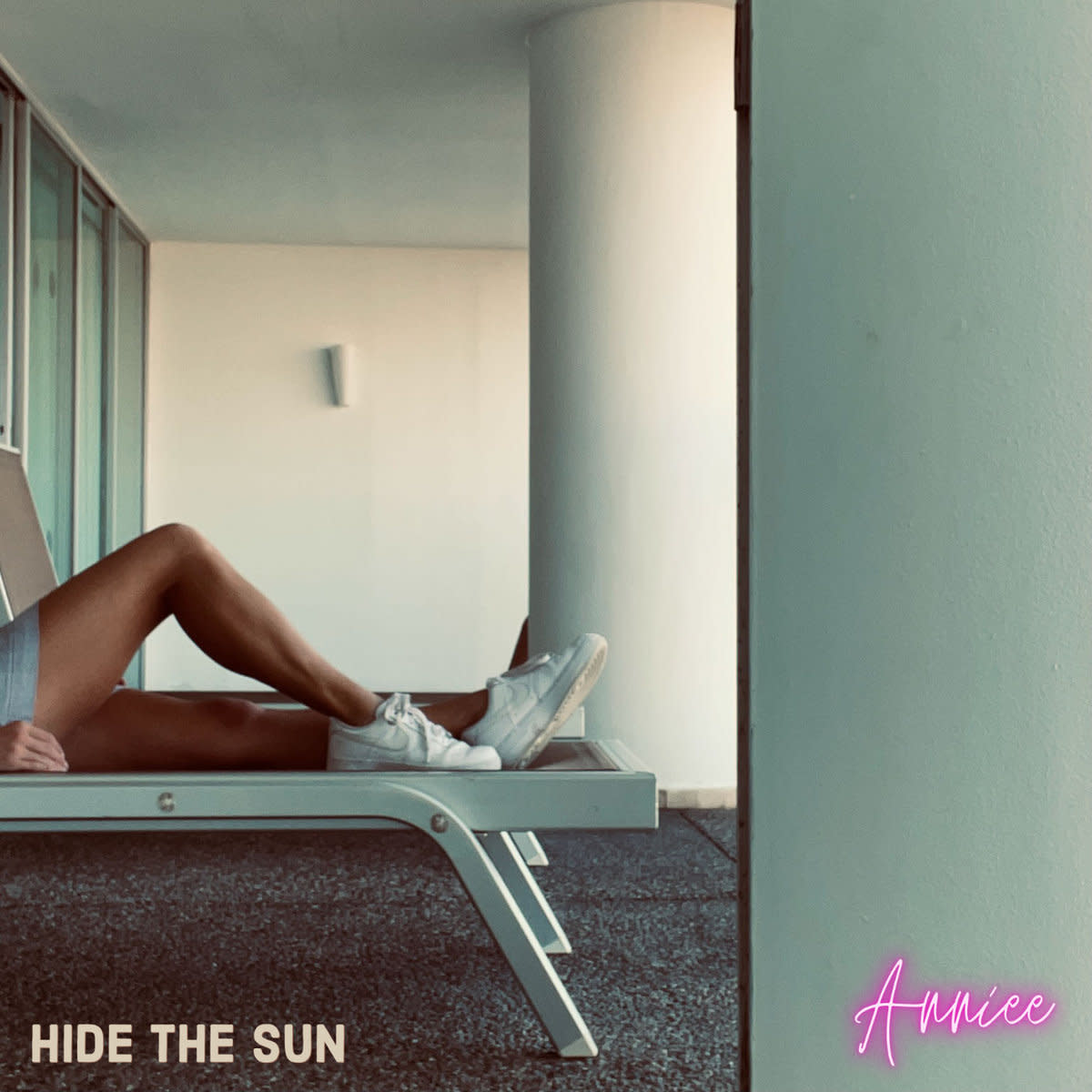 synth-single-review-hide-the-sun-by-anniee