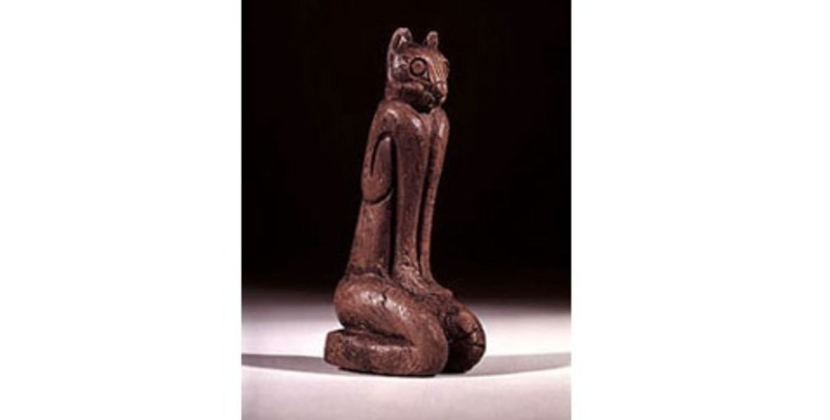 Key Marco Cat (artifact Catalogue No. A240915, Department of Anthropology, NMNH, Smithsonian Institution), sculpture excavated from the Key Marco archaeological site, Marco Island, Florida in 1896