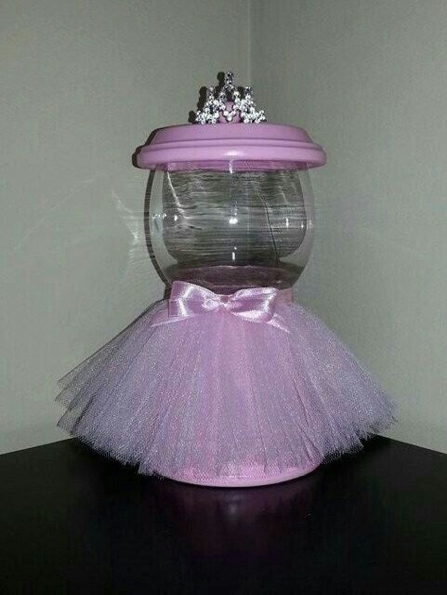 With some tulle and deco mesh, you can make a great centerpiece for a princess-themed birthday party.