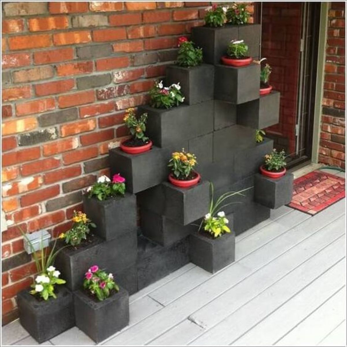 The charming cinder blocks garden offers a stimulating aspect to your front yard.
