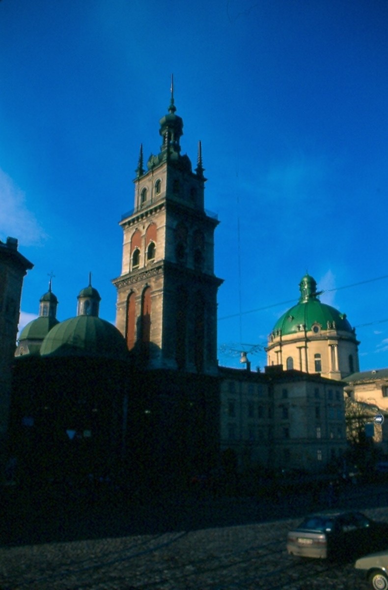 The Kornyakt Tower and the dome of the Dominican Cathderal on the right. January 1998.