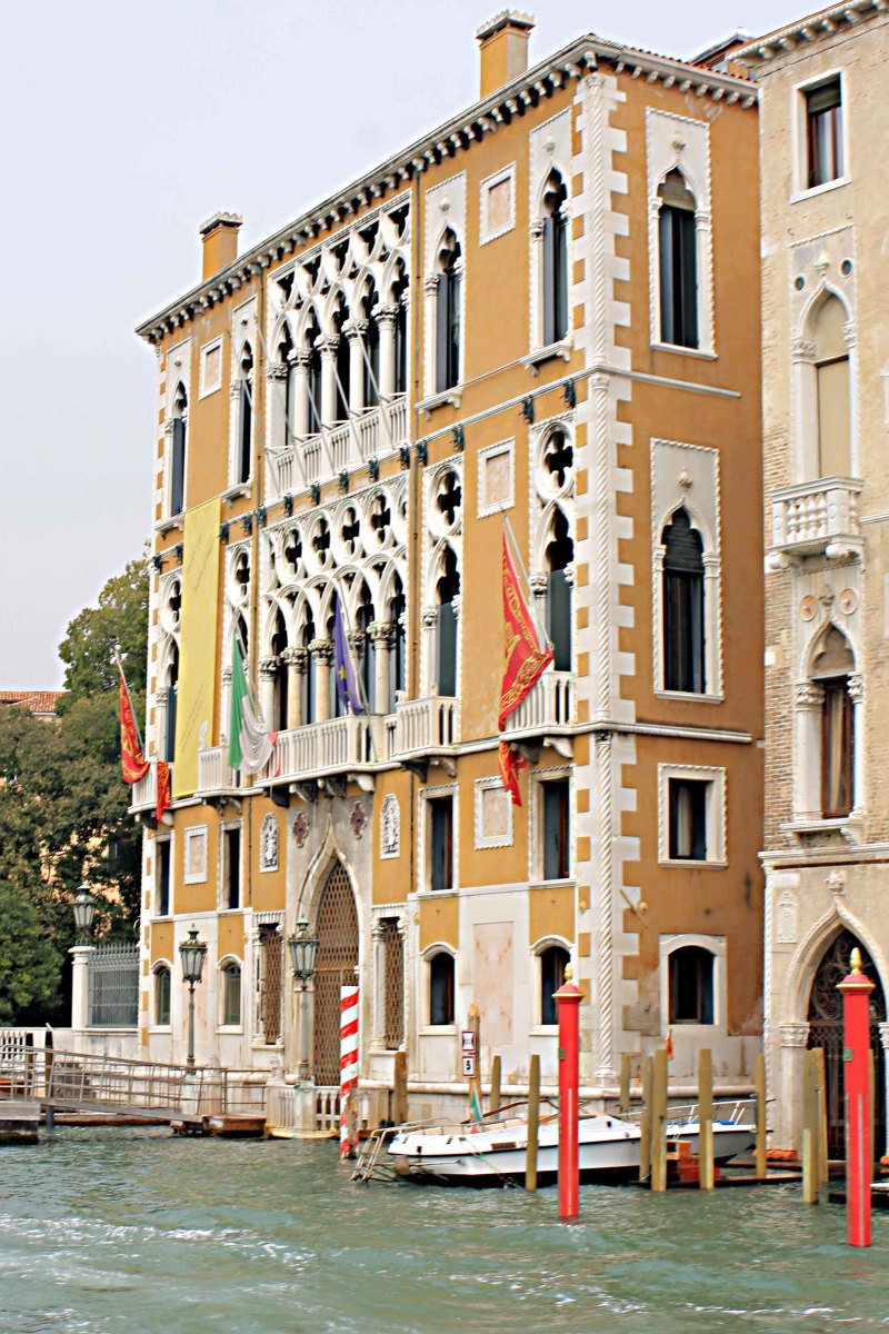 Palazzio Cavalli Franchetti, built in 1565, but extensively and beautifully renovated in the 19th century, and now home to a major Academic institute for the sciences and arts.