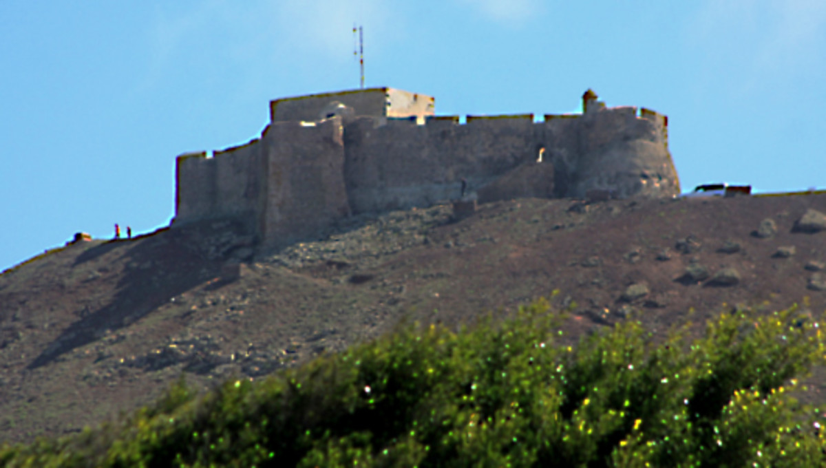 The oldest fortress on Lanzarote, Castillo Santa Barbara, dates to the early 16th century. It was built in a strategic location on a hill in the centre of the island to look out for pirates - a constant threat in those days. Today it is a museum